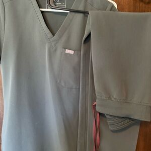 Figs bonsai women’s small scrub set